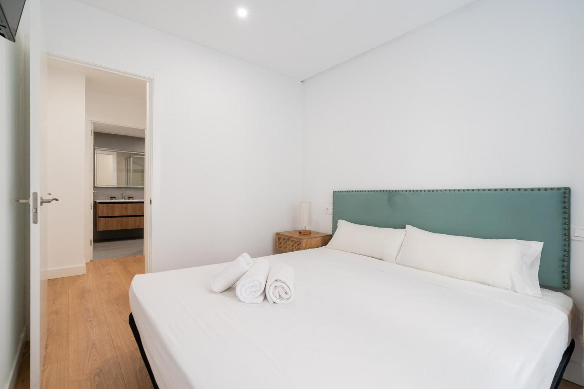 Apartamento Reformado En La Gran Via Alquiler Temporal Madrid Extérieur photo