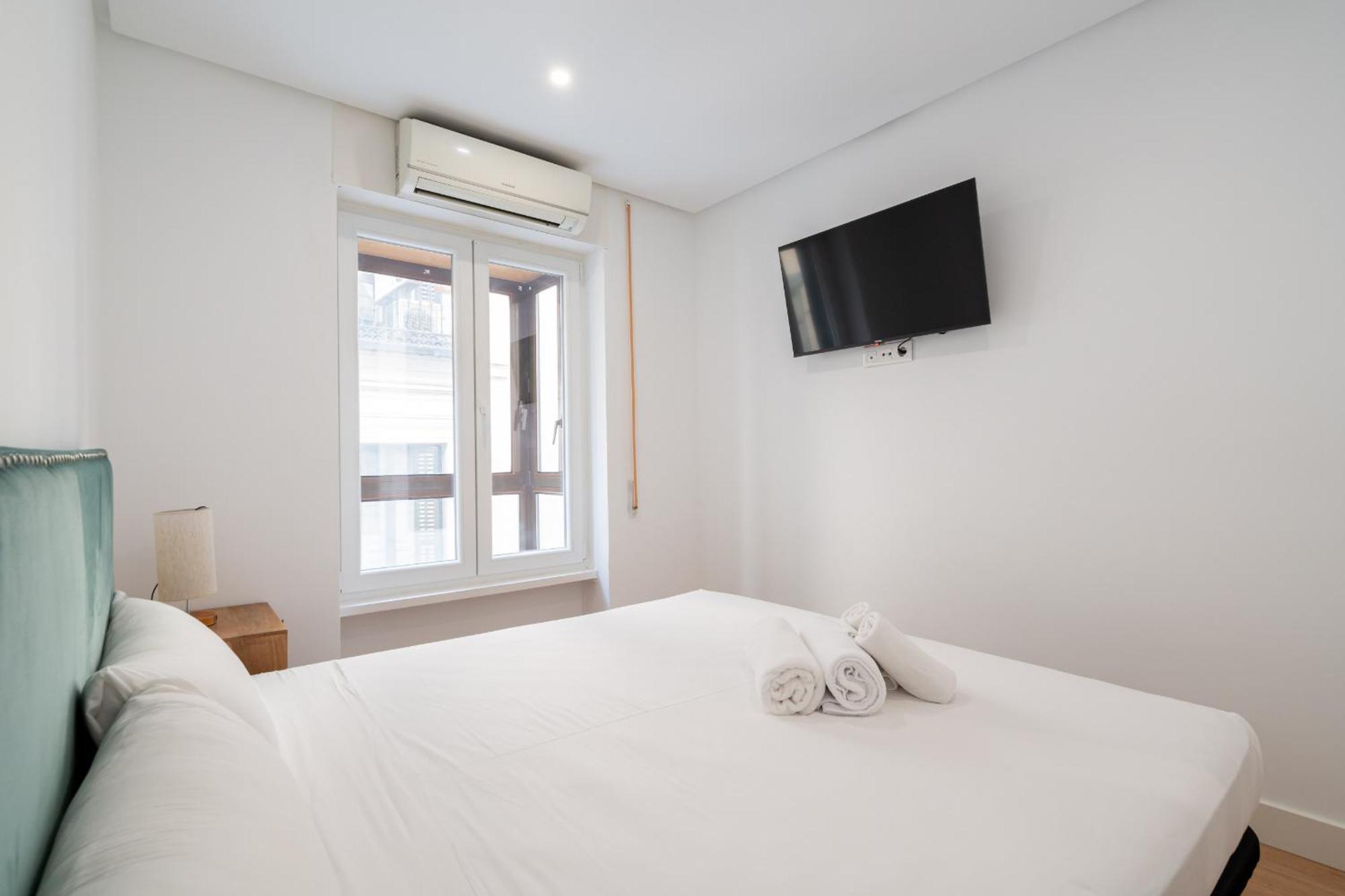 Apartamento Reformado En La Gran Via Alquiler Temporal Madrid Extérieur photo