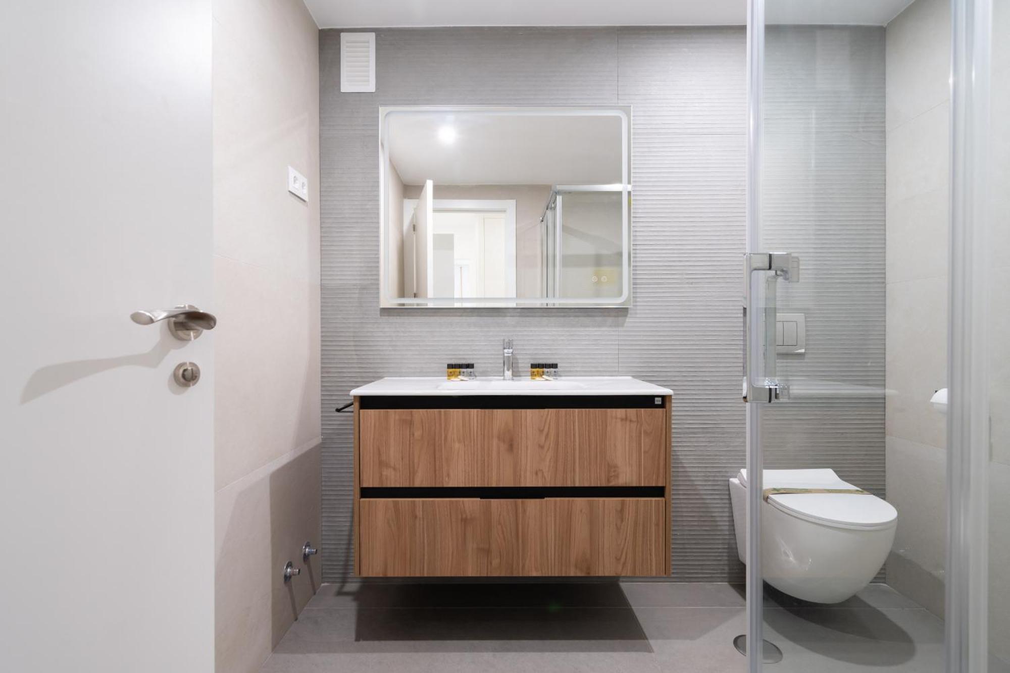 Apartamento Reformado En La Gran Via Alquiler Temporal Madrid Extérieur photo