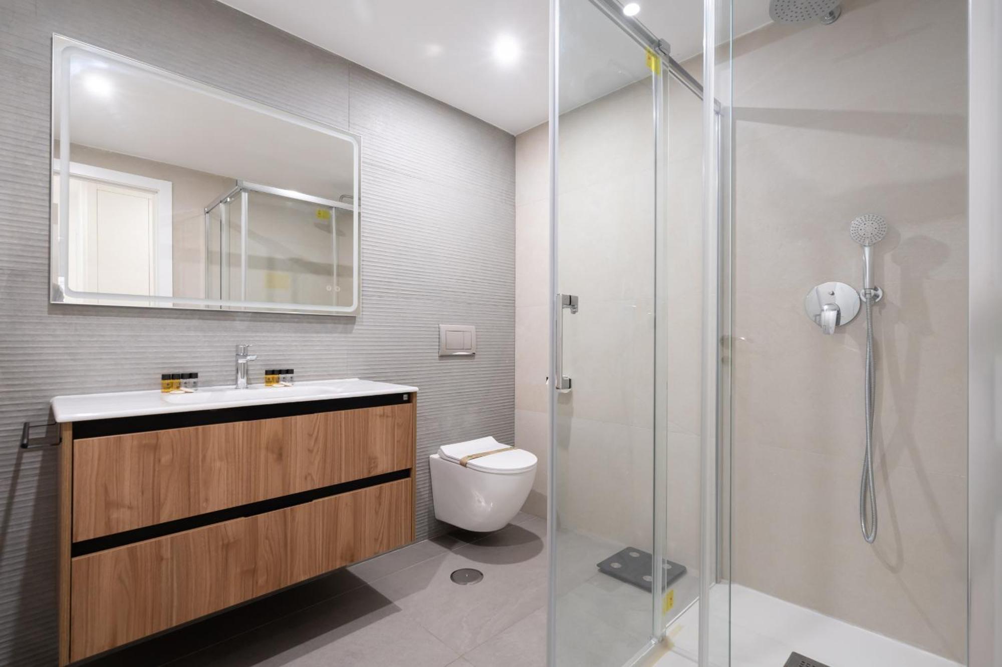 Apartamento Reformado En La Gran Via Alquiler Temporal Madrid Extérieur photo